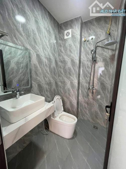Anh Vượng  cần bán  nhà 5t,55m tại Phan Đình Giót,HĐ,thag máy,ô tô đỗ cửa chỉ 8t - 4
