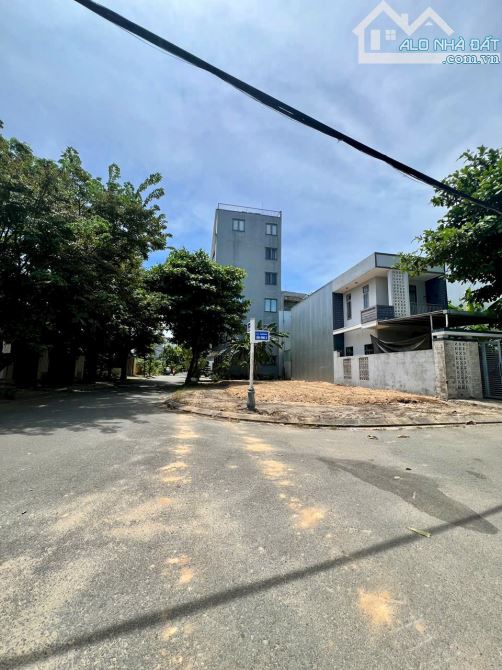 Đất 2 mặt tiền Bàu Mạc 5 & 6 Cách biển 500m. S= 177m2 ( 8x21.5) Giá: 10.7 tỷ - 4