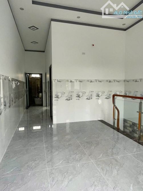 Bán nhà ngay ngã 4 Hội Nghĩa - TP Tân Uyên, ngay DT 747 - 4