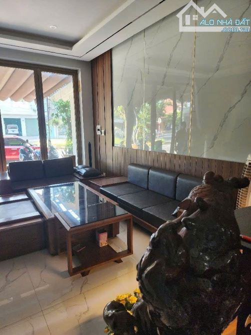 🎉🎉🔸 Nhà 3 tầng, xây chắc chắn, đẹp long lanh: có 4 phòng ngủ, 4WC, Bếp, phòng Khách - 4