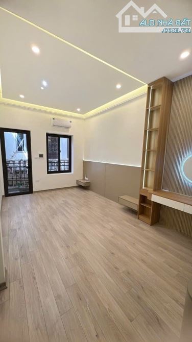 Bán gấp nhà Thịnh Hào 32m 6 tầng 3ngủ mới full nội thất gần phố chỉ 5.9 tỷ bay nhanh - 4