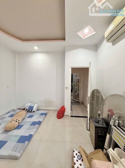 NHÀ LÂU NĂM, NỞ HẬU, THUÊ 14TR/TH - HẺM 6m NGUYỄN SƠN - 4x14 (56m2) - 5.x TỶ - 4