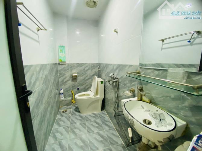BÁN NHÀ 5 TẦNG YÊN NGHĨA – 5,4 TỶ – Ô TÔ ĐỖ CỬA – VỊ TRÍ ĐẸP - 4