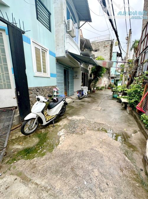 Nhà 2 tầng Dương Bạch Mai P5 Q8  đối diện UBND Q8. Hẻm thông quán ốc Cô 6 - 4
