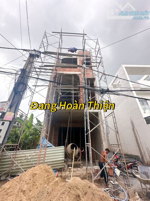 CHỦ GỞI BÁN NHÀ 1 TRỆT 2 LẦU (HOÀN CÔNG) ĐANG HOÀN THIỆN TẠI KDC BỬU HOÀ. GIÁ CHỈ 4,2 TỶ - 4