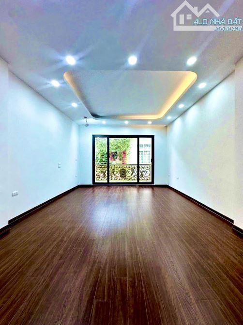 SIÊU PHẦM HAI BÀ TRƯNG - Ô TÔ ĐỖ CÔNG - THANGMÁY NHẬP KHẤU - TIỆN ÍCH BẠT NGÀN - 4