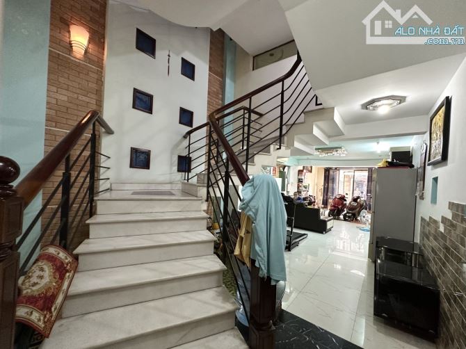 Bán nhà Phú Nhuận - hẻm ô tô 5m - 120m2 - 5 tầng - kinh doanh - 4