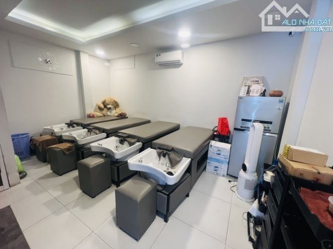 Bán nhà mặt tiền Phú Nhuận - ngang 4.8m - 3 tầng - kinh doanh tấp nập - 4