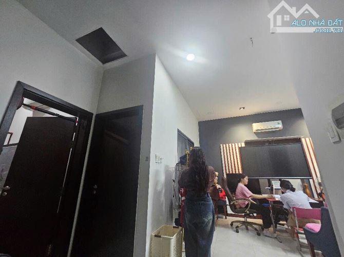 Bán nhà 2 tầng, Hoàng Trọng Mậu, Quận 7. Ngang 8m, ô tô , Nhỉnh 14 tỷ - 4