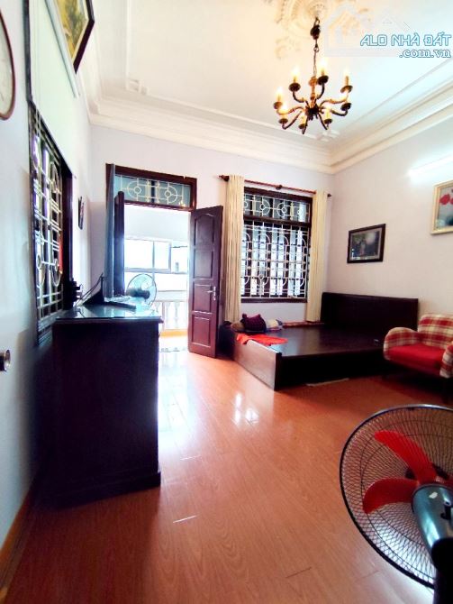 BÁN NHÀ TRANG TÂM QUẬN HOÀNG MAI 73M2 GIÁ CHÀO 11.5 TỶ, CHỦ CẦN BÁN GẤP, NHÀ 2 MẶT NGÕ - 4
