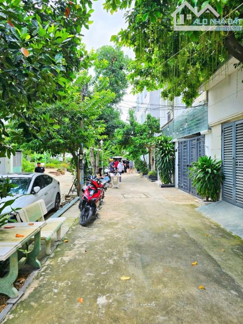 NHÀ 3 TẦNG 56M2 - NGANG 4.4M HOÀN CÔNG ĐỦ - ĐƯỜNG Ô TÔ GẦN NGUYỄN DUY TRINH - CHỈ 7.4 TỶ - 4