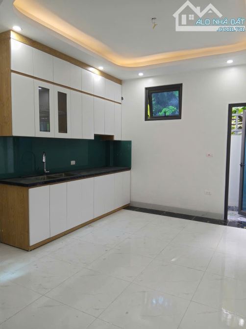🏡 nhỉnh 3 tỷ – NHÀ 3 TẦNG - MỚI ĐẸP – 50M² – GẦN BẾN XE YÊN NGHĨA - CAO VIÊN - 4