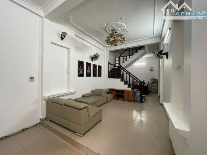 Cho thuê nhà  ngõ Cầu Đơ 4, P. Hà Cầu, Hà Đông, Hà Nội , DT 45m2 x 3 tầng , ngõ ô tô 10tr - 4