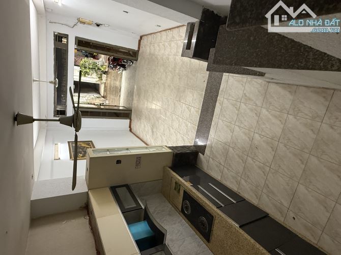 Bán nhà trịnh đình trọng, 68m2 - 4 tầng 4,5 x 17 Hxh đỗ cửa 6 tỷ 9 - 4