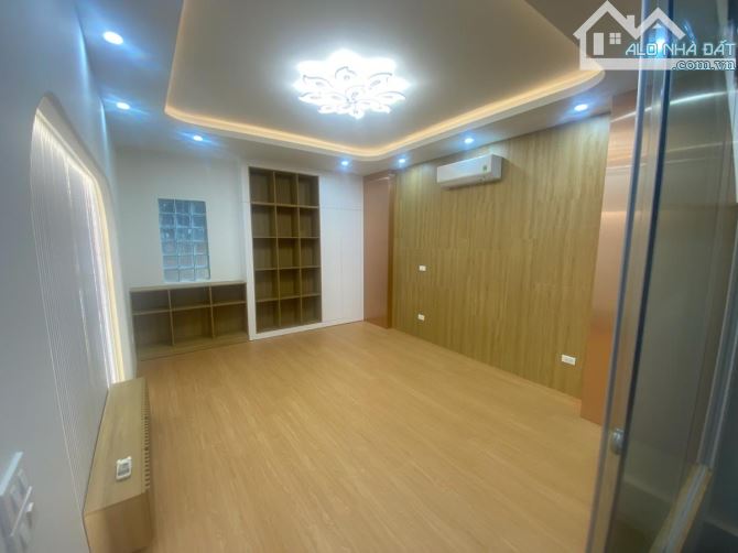 Siêu NÉT ngay mặt phố Hồng Tiến - 71m x 5 tầng - 22.5 tỷ - 5