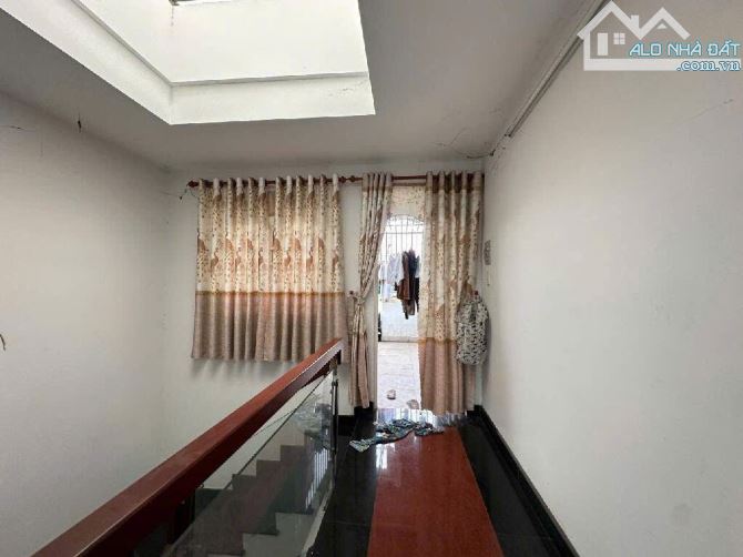 CẦN BÁN GẤP NHÀ CHÍNH CHỦ - 54m2 HẺM Ô TÔ NGỦ TRONG NHÀ -  PHAN HUY ÍCH GIÁP VỚI TRƯỜNG - 5