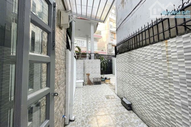 Bán nhà Thích Quảng Đức, Phú Nhuận, 30.7m² (4.7m x 7m), 2 phòng ngủ - Giá 4.8 tỷ TL - 5