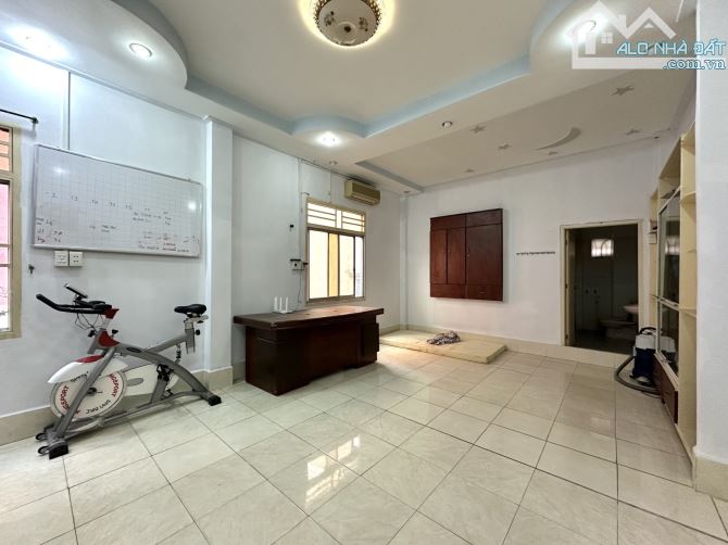 Bán nhà Q3 - 5 tầng - xe hơi 7 chỗ - 65m2 - kinh doanh - 5