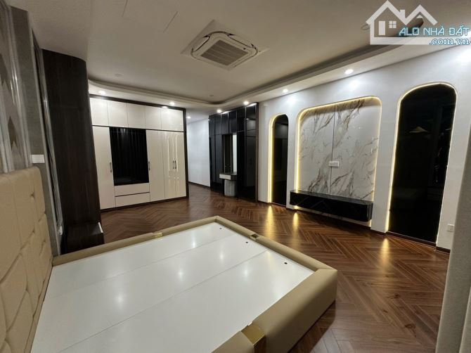 SIÊU PHẨM NGUYỄN VĂN CỪ - 6 TẦNG THANG MÁY , GARA Ô TÔ - DT 74 M2 - GIÁ 18,5 TỶ - 5