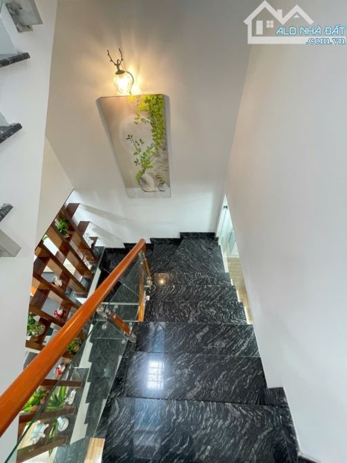 CẦN BÁN GẤP NHÀ ĐẸP – HẺM XE HƠI CÁCH P. Phú Mỹ Quận 7 – FULL NỘI THẤT – CHỈ 7.45 TỶ - 5