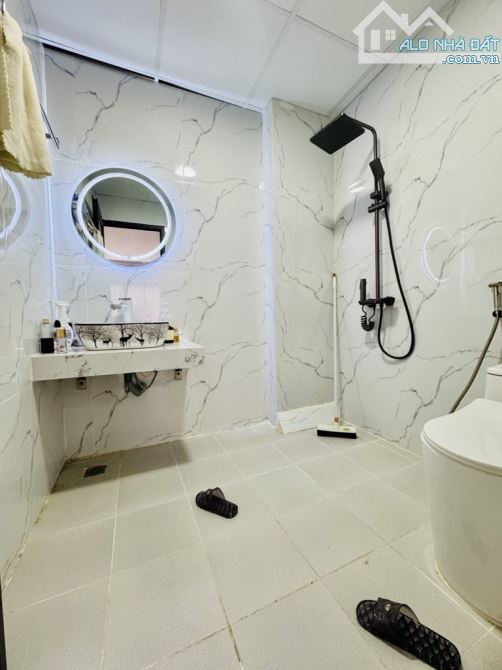 TAM TRINH-5 TẦNG NHÀ ĐẸP-NGÕ 3 GÁC-40M-MT 4,5M - 5