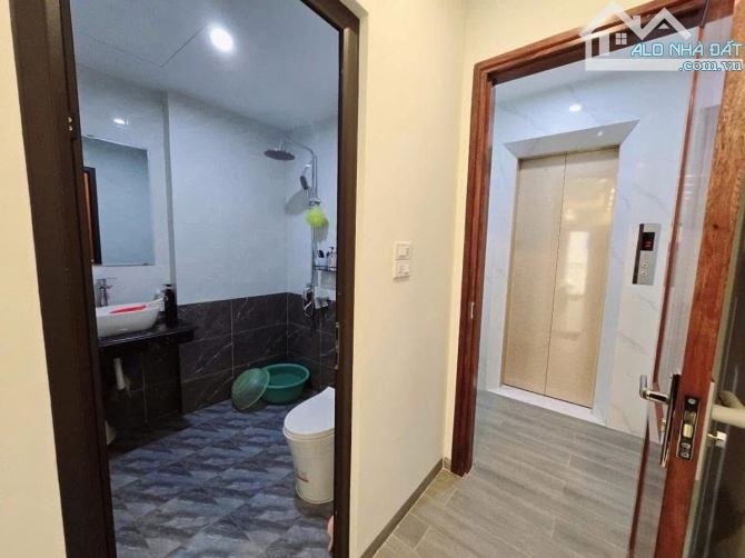 Nhà đẹp khu phân lô Đội Cấn, thang máy, ngõ thoáng 3m, 35m2 đất full nội thất. Giá 10.3 tỷ - 5
