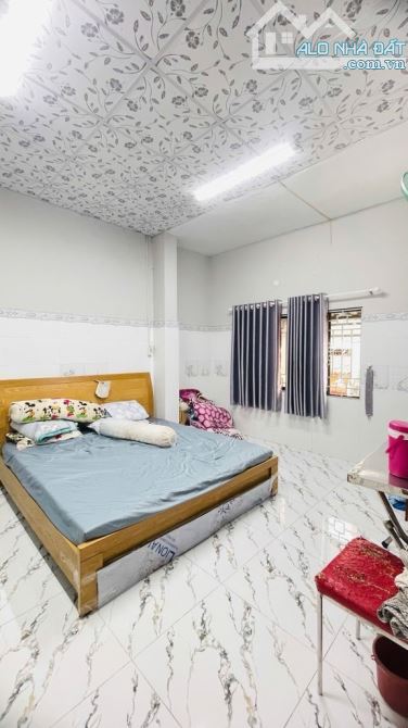 BÁN NHÀ (56m2)HXT 3PN– SỔ MỚI 2025 – GIÁP TÊN LỬA – CHỈ 5.8 TỶ:Sổ hồng riêng - 5