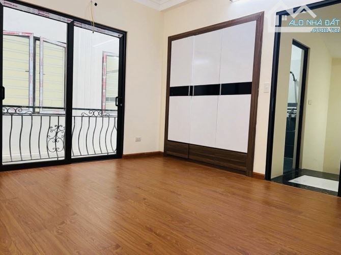 HÀNG HIẾN - NHÀ MỚI TINH - 5 TẦNG – 31M² – Ô TÔ ĐỖ – CHỈ 5,X TỶ ( CÓ TL ) BÁT KHỐI - LB - 5