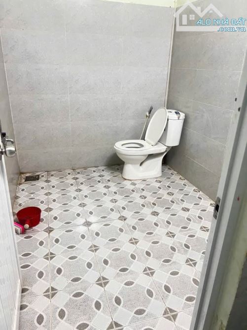 Cần tiền bán gấp căn nhà Đ.Trần Thị Cẩm, củ chi 120m2 , sổ riêng. Giá 805 Triệu - 5