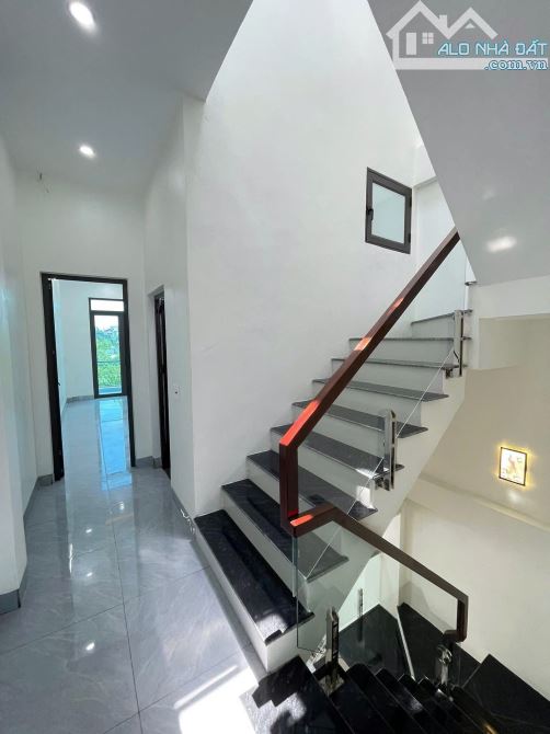 Nhà phố Hoàng Quốc Việt ngõ ô tô thông mặt tiền 8m - 5