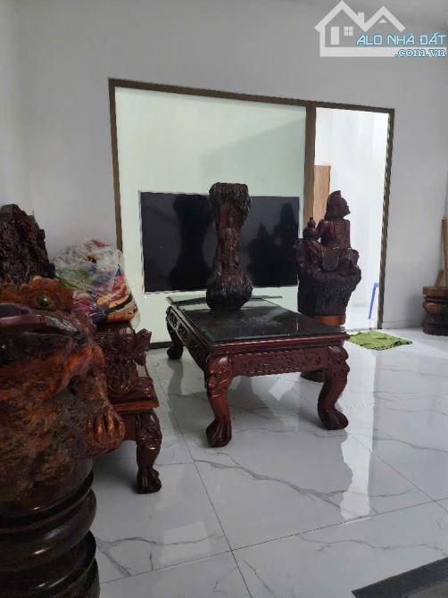 🎉🎉🔸 Nhà 3 tầng, xây chắc chắn, đẹp long lanh: có 4 phòng ngủ, 4WC, Bếp, phòng Khách - 5
