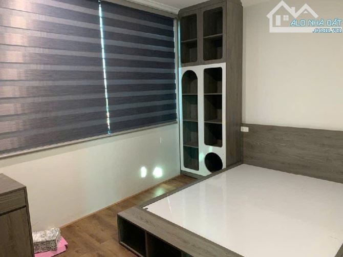 Bán gấp nhà 5 tầng, mặt tiền 5m, đường ô tô tránh, kinh doanh, full công năng, DT 42m2 - 5