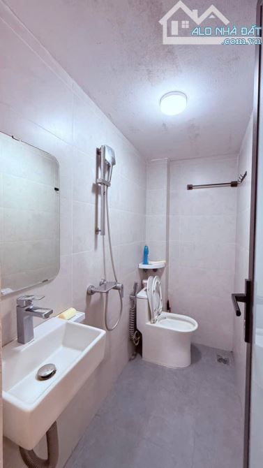 BÁN NHÀ TẬP THỂ NGÕ 120 HOÀNG QUỐC VIỆC, 70M2, TẦNG1, NGÕ Ô TÔ, GIÁ 5.1 TỶ. LH ANH KIỆT - 5