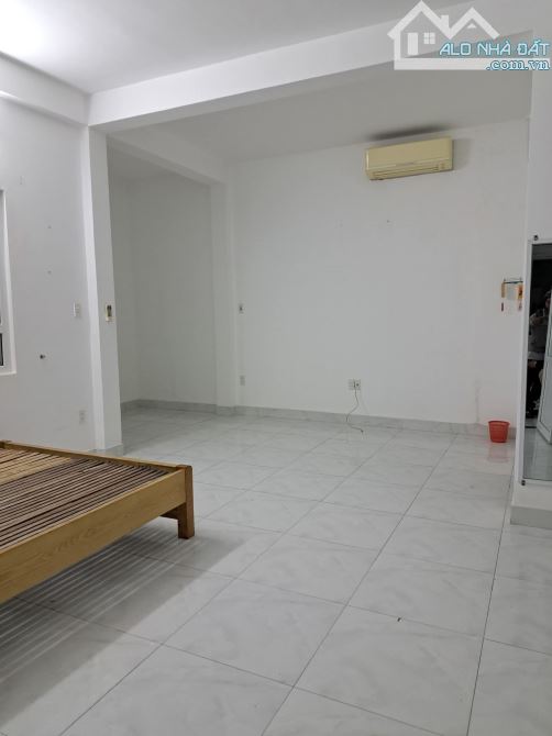 Cho thuê nhà 3 tầng kiệt ô tô đường Núi Thành, Hoà Cường, Đà Nẵng - Diện tích 80m2 - 5