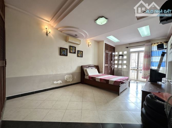 Bán nhà Phú Nhuận - hẻm ô tô 5m - 120m2 - 5 tầng - kinh doanh - 5