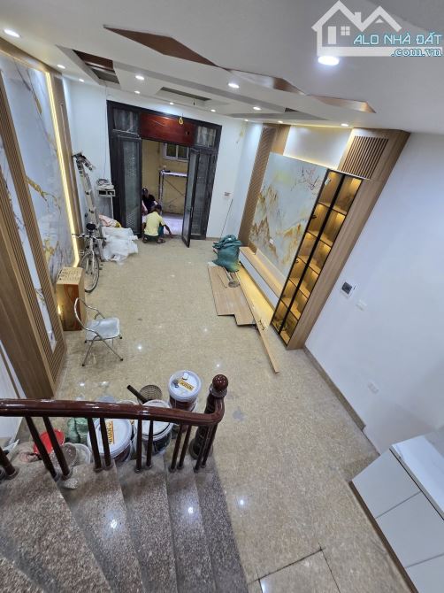 BÁN NHÀ ĐẸP PHỐ VŨ TÔNG PHAN - FULL NỘI THẤT - NGÕ THÔNG - 20M RA MẶT PHỐ - GIÁ 9,3 TỶ. - 5