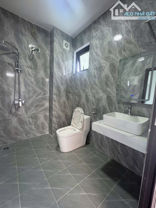 Bán nhà phường Việt Hưng – 4,5 tầng xây mới-giá 5ty3 - 6