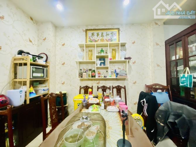 Nhà gần sân bay Nguyễn Văn Công hẻm 6M thông 106m2 4 tầng sổ đẹp 12 tỷ - 6