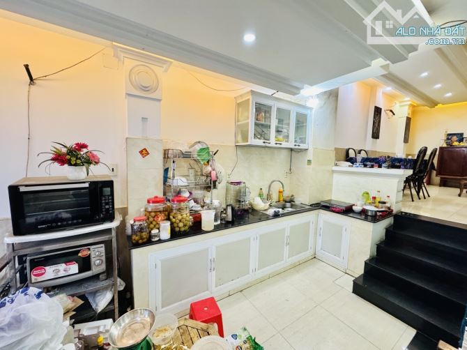 Bán nhà khu vip Q3 - hẻm nhựa kinh doanh - 7 tầng - 6
