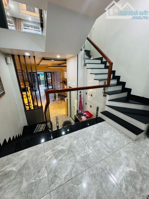 BÁN NHÀ LÊ CƠ 4x19m HXH 8M - 5PN - Tặng nội thất mà giá chỉ 7.5 TỶ - 6