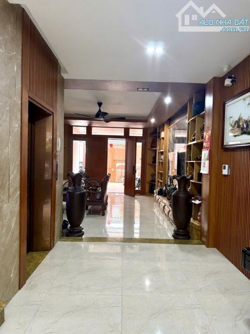 Bán nhà mặt tiền kinh doanh Tân Bình - 5 tầng - thang máy - ngang 5.1m - 6