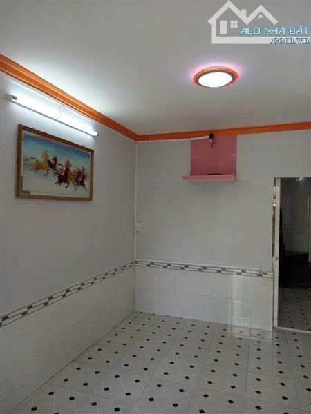 Gần mặt tiền Mã Lò - cáchTên Lửa 5