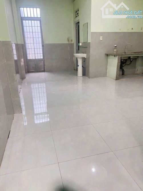 Cần tiền bán gấp căn nhà Đ.Trần Thị Cẩm, củ chi 120m2 , sổ riêng. Giá 805 Triệu - 6