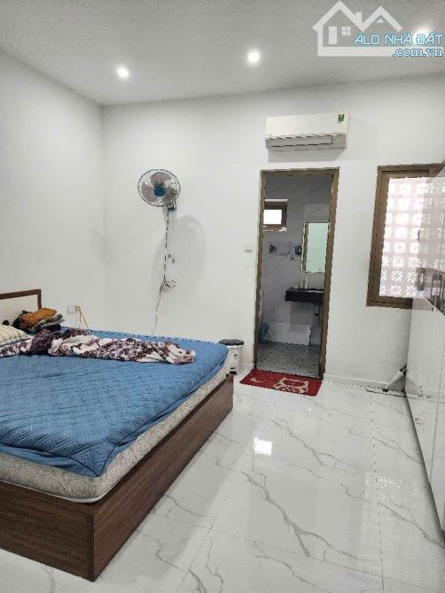 🎉🎉🔸 Nhà 3 tầng, xây chắc chắn, đẹp long lanh: có 4 phòng ngủ, 4WC, Bếp, phòng Khách - 6