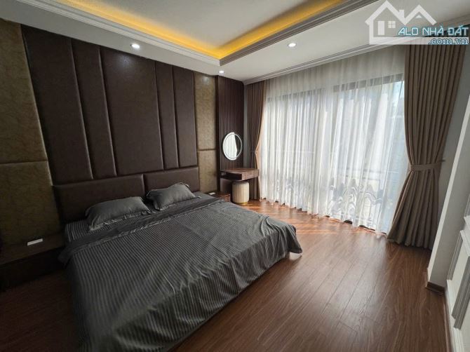 BÁN NHÀ XUÂN LA 51/55M2 x 5,5 TẦNG - MẶT TIỀN GẦN 4M - 6 PHÒNG NGỦ RỘNG FULL NỘI THẤT - 6