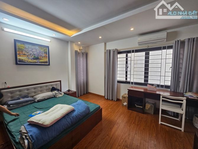 BÁN NHÀ LÁNG HẠ - ĐỐNG ĐA - DIỆN TÍCH 32M - 5 TẦNG - DÂN XÂY NỘI THẤT GỖ XỊN - 6