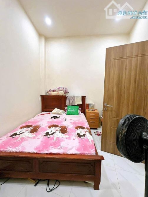 BÁN NHÀ ĐẸP Q4 CHDV 4 TẤM 6PN DT 4*15 NỞ HẬU 6M GIÁ 7TỈ4 HẺM THÔNG GẦN ĐH LUẬT GIÁP Q1 - 6