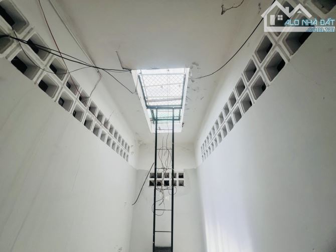 Bán nhà mặt tiền Phú Nhuận - ngang 4.8m - 3 tầng - kinh doanh tấp nập - 6
