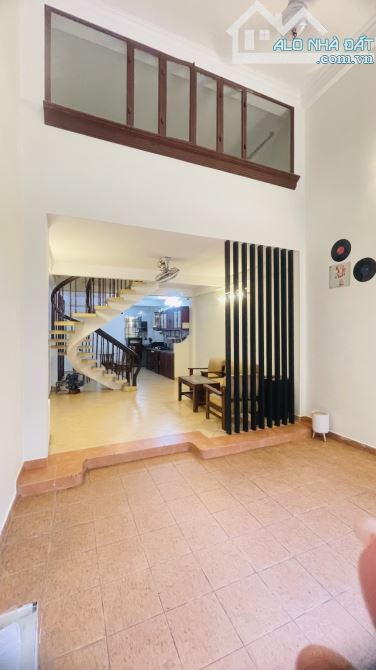 Bán nhà Q3 - Hẻm nhựa 6m - 5 tầng - 7