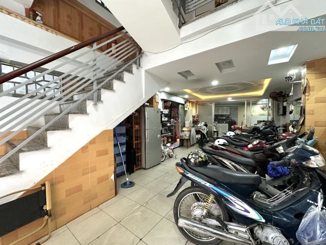 Bán nhà Q3 - 5 tầng - xe hơi 7 chỗ - 65m2 - kinh doanh - 7